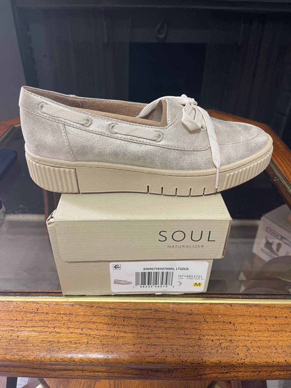 SOUL Naturalizer women’s Light Beige Suede Slip-On Loafer